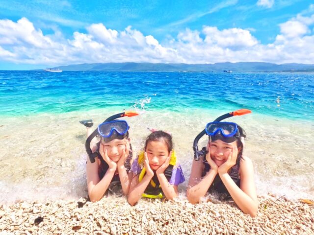 【半日】奇跡の島でウミガメと泳ごう！バラス島ボートシュノーケリング(ES-43)